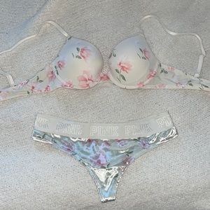 NWOT VS PINK Matching Underwear Set